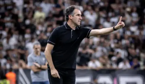 Após vitória memorável sobre o Santos, Léo Conde enaltece elenco do Ceará
