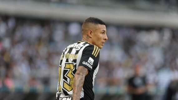 Guilherme Arana, lateral-esquerdo do Atlético (foto: Alexandre Guzanshe/EM D.A. Press)