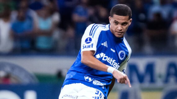Kauã Prates, lateral-esquerdo do Cruzeiro (foto: Gustavo Aleixo/Cruzeiro)