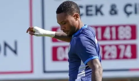 Atacante do Vasco se destaca em empréstimo na Turquia