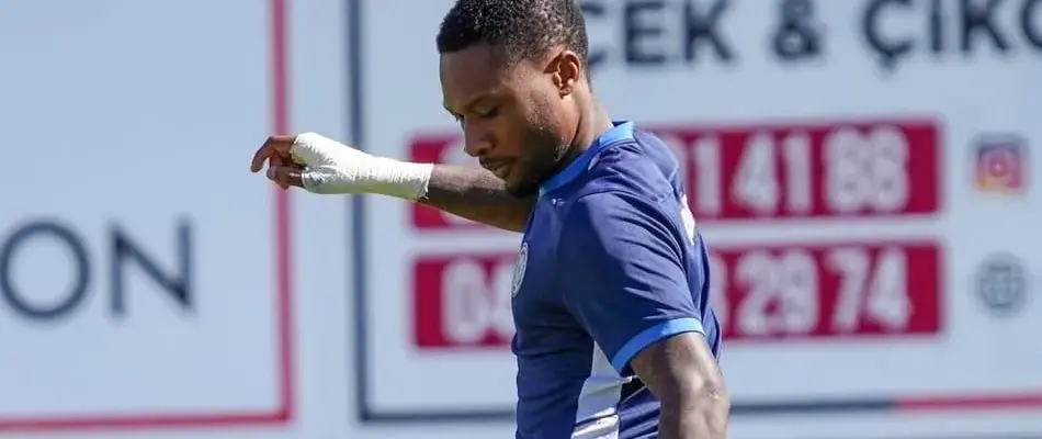 Atacante do Vasco se destaca em empréstimo na Turquia