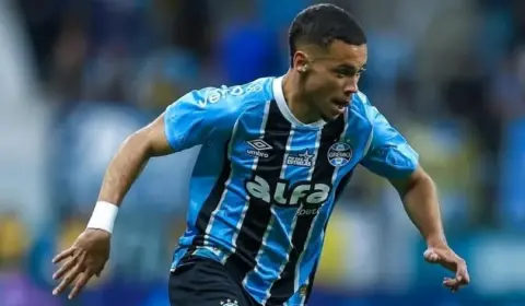 Atacante sente dores e pode desfalcar o Grêmio contra o Bahia