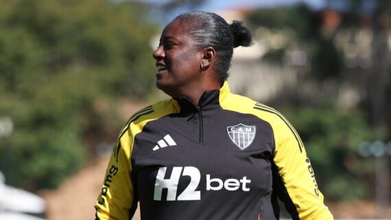 Fabi Guedes, técnica das Vingadoras (foto: Daniela Veiga/Atlético)