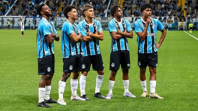 BRASILEIRÃO SUB-17: Grêmio goleia Atlético-MG e se aproxima do título