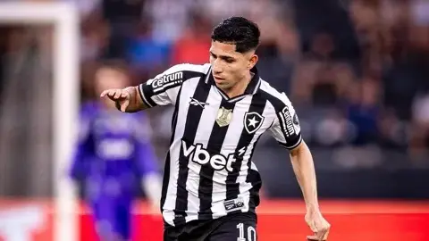 Botafogo vê Savarino cair de rendimento e Ancelotti avalia opções