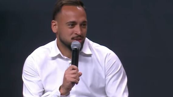 Maycon em entrevista no sorteio da Copa do Brasil (foto: Divulgação)