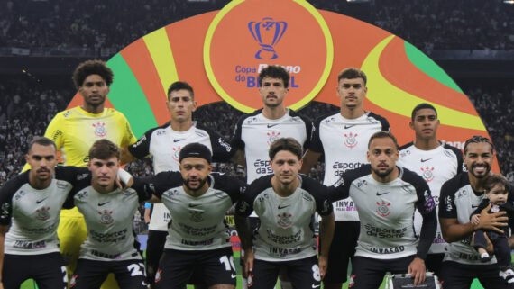 Equipe do Corinthians na Copa do Brasil (foto: José Manoel Idalgo/Corinthians)