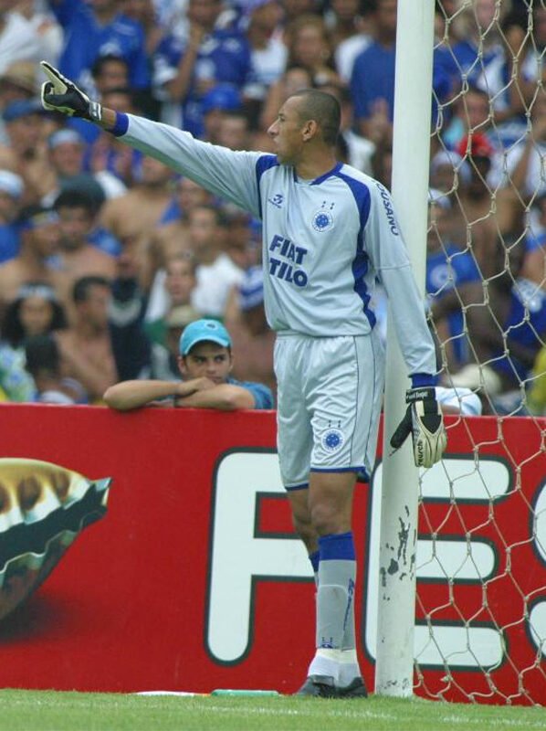 André e Gomes, ex-goleiros do Cruzeiro em 2000 e 2003 - (foto: Jorge Gontijo e Auremar de Castro/Estado de Minas)