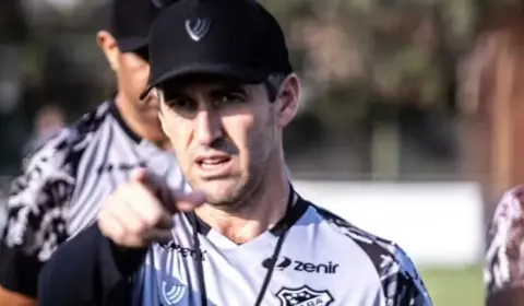 Ceará sofre derrota e Condé comenta momento conturbado da arbitragem brasileira