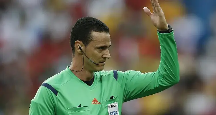 Conmebol define Wilmar Roldán como árbitro de Palmeiras x LDU pela semifinal da Libertadores