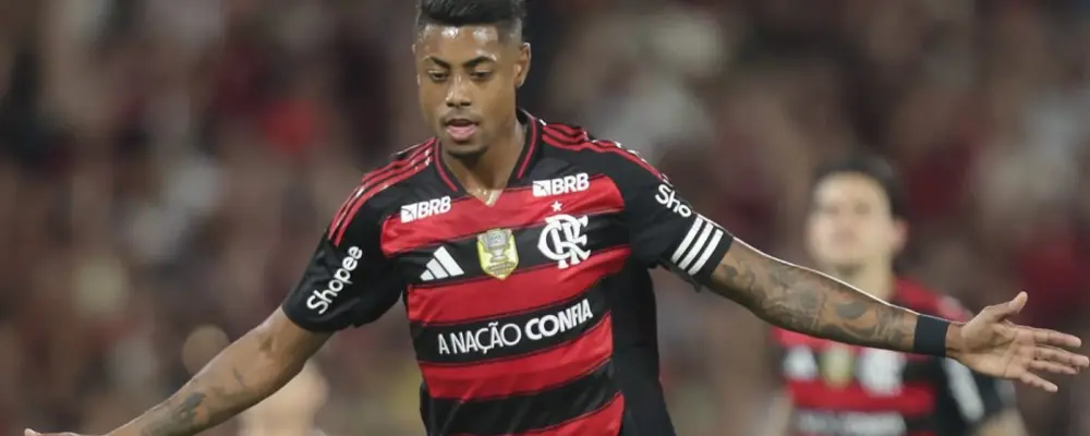 Conmebol multa atacante do Flamengo por gesto obsceno na Libertadores