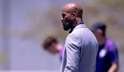 Corinthians: Fabinho afirma que pressão política não abala o CT