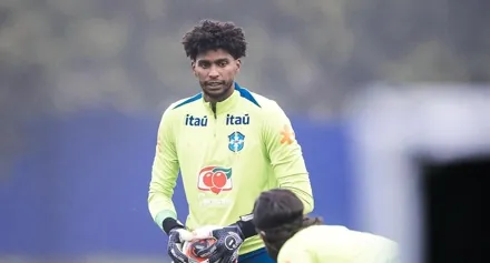 Corinthians: Hugo é convocado para a Seleção e vira desfalque para duelo com o Santos