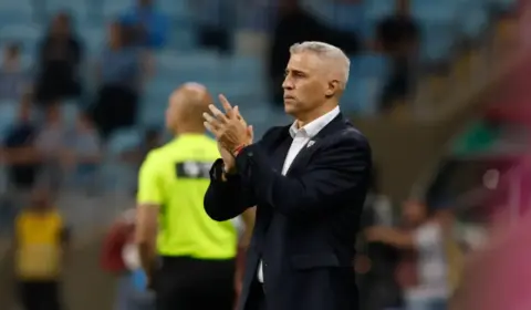 Crespo admite em falta de planejamento e “culpa” dia a dia do São Paulo