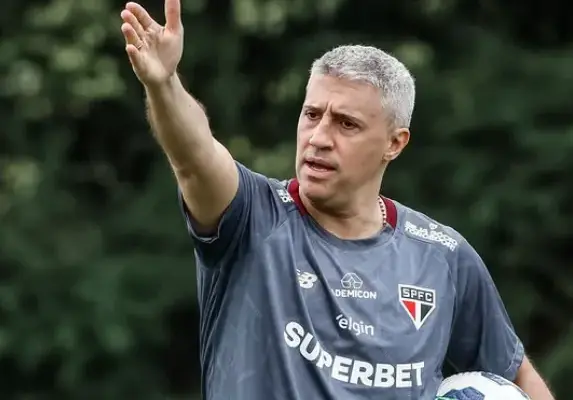 Crespo e Palermo duelam no comando de times que sofrem para fazer gols