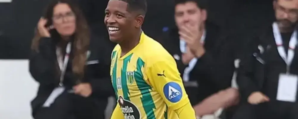 Cria do Botafogo se destaca no futebol português