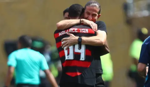 Crias do Flamengo buscam novas oportunidades com Filipe Luís