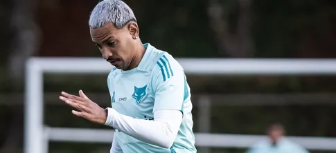 Cruzeiro intensifica negociações para renovar com Matheus Pereira