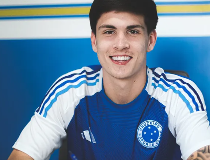 Rayan Lelis assinou a renovação do vínculo contratual até 2029 (foto: Divulgação/Instagram)