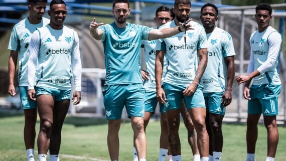 Jogadores do Cruzeiro em treinamento na Toca da Raposa 2, em Belo Horizonte (foto: Gustavo Aleixo/Cruzeiro)