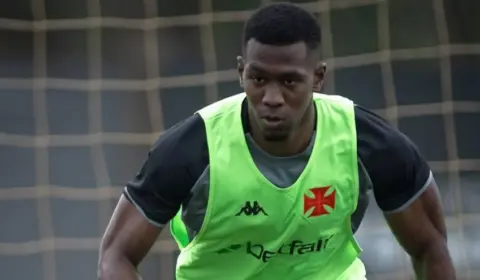 Cuesta é dúvida no Vasco e Diniz busca solução para encarar o Vitória