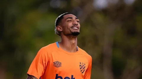 Derik brilha no Sport, mas futuro segue indefinido