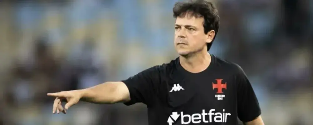 Diniz explica jogo do Vasco com um a menos: ‘Treinamos muitas vezes’