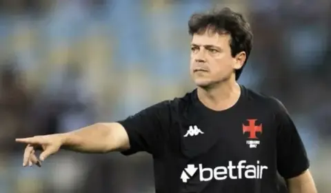 Diniz explica jogo do Vasco com um a menos: ‘Treinamos muitas vezes’