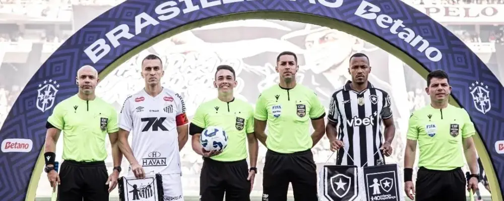 Dirigentes do Santos ofendem árbitro em empate com o Botafogo
