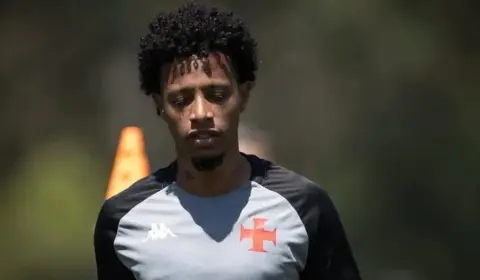 Dupla pode ser novidade no time titular do Vasco contra o Palmeiras