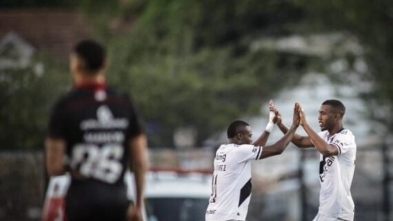 Vasco venceu o Vitória em casa pelo Brasileirão (foto: Foto: Dikran Sahagian/Vasco)
