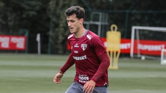 Atacante do São Paulo durante treino (foto: Erico Leonan/São Paulo)