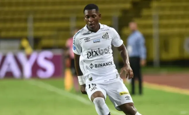 Ex-jogador do Santos é baleado no Equador e está em estado estável