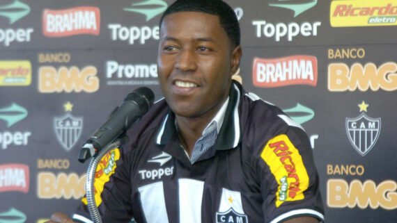 Méndez vestiu a camisa do Atlético em 2010 (foto: Paulo Filgueiras/EM/D.A Press)