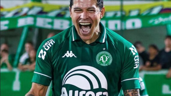 Giovanni Augusto durante partida da Chapecoense (foto: Rafael Bressan/ACF)