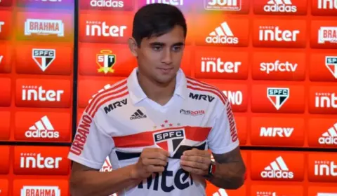Ex-meia do São Paulo encerra carreira aos 26 anos e desabafa