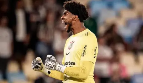 Exames apontam luxação e Hugo Souza deve voltar ao Corinthians contra o Grêmio