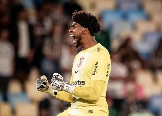 Exames apontam luxação e Hugo Souza deve voltar ao Corinthians contra o Grêmio