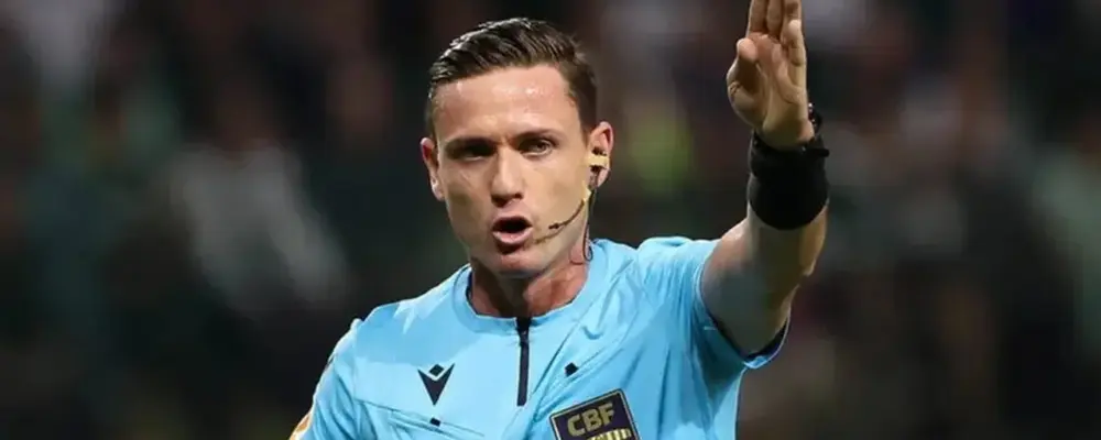 Fifa autoriza CBF a mudar protocolo e divulgar áudios de árbitros mesmo sem revisão do VAR