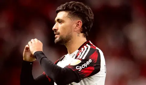 Flamengo acerta a renovação de contrato de Arrascaeta até 2028
