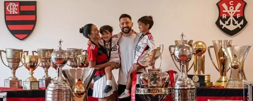 Flamengo manifesta apoio a Everton Ribeiro: ‘Força Miteiro’