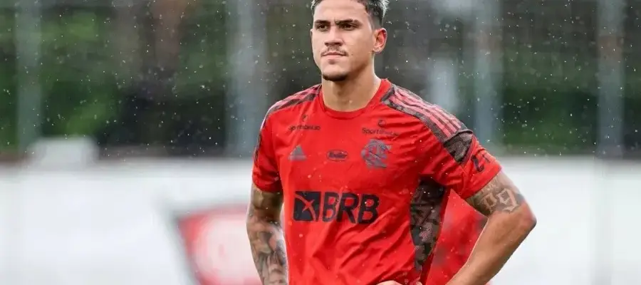 Flamengo oficializa Pedro fora contra o Racing e voltas de Léo Ortiz, Alex Sandro e De La Cruz