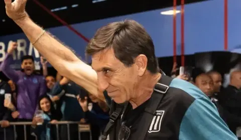 Flamengo vence, mas técnico do Racing promete levar time à final da Libertadores