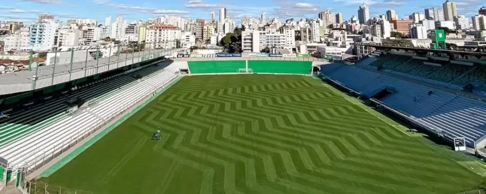 Gramado do Alfredo Jaconi é elogiado por Abel Ferreira
