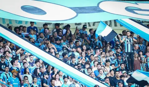 Grêmio goleia em jogo-treino e coloca 14 mil torcedores mesmo com 13º lugar no Brasileirão