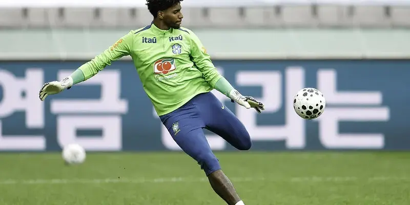 Hugo Souza celebra chance na seleção contra o Japão: “Trabalhei por isso”