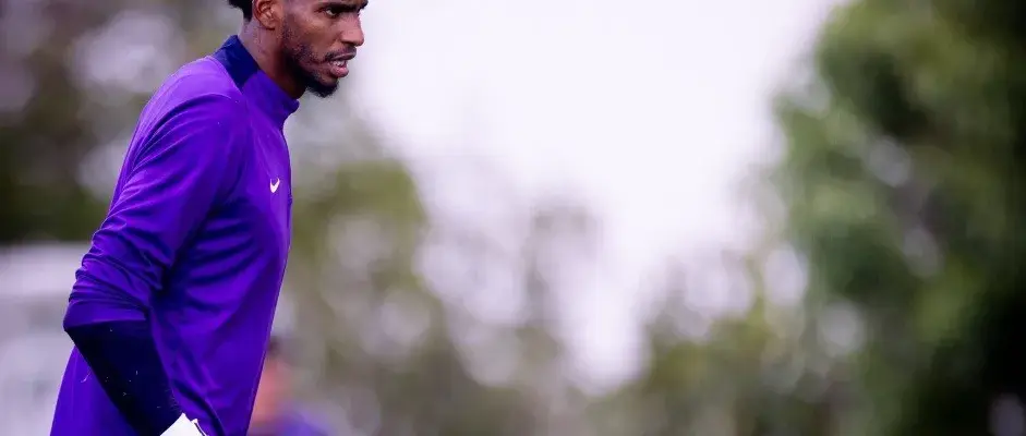 Hugo Souza faz 1º treino com bola no Corinthians, mas retorno ainda é incerto