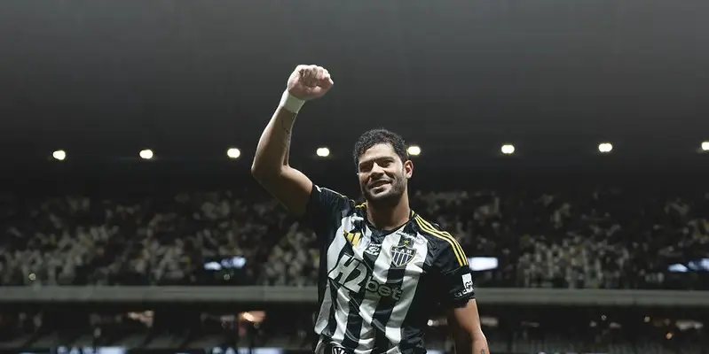 Hulk tem conversa com Sampaoli e celebra fim de jejum no Atlético-MG