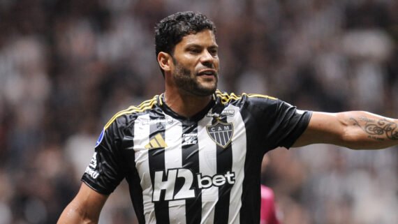 Hulk em ação pelo Atlético na Arena MRV, diante do Independiente del Valle-EQU, pela Copa Sul-Americana (foto: Alexandre Guzanshe/EM/D.A. Press)