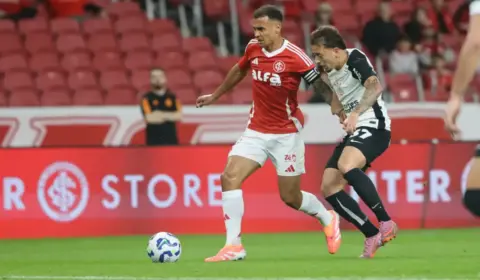 Dorival ironiza arbitragem após Corinthians sofrer empate